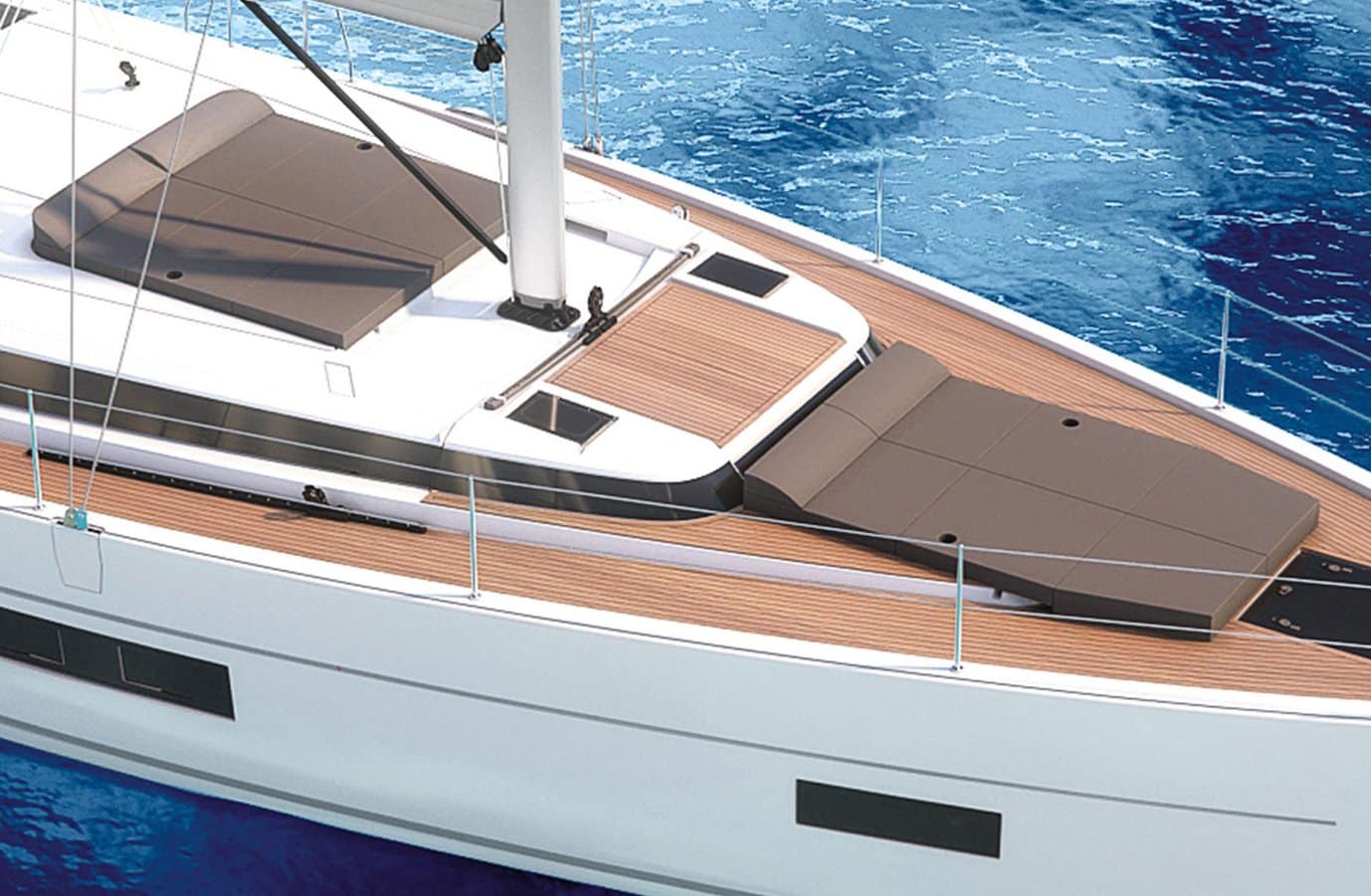 Luftaufnahme eines luxuriösen Katamarans, der auf klarem, blauem Wasser segelt, mit detailliertem Deckdesign mit Holzboden und gepolsterten Sitzbereichen.