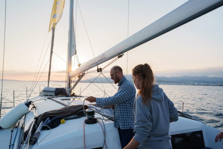 Kurzurlaub unter Segeln: Die perfekte Auszeit auf dem Wasser