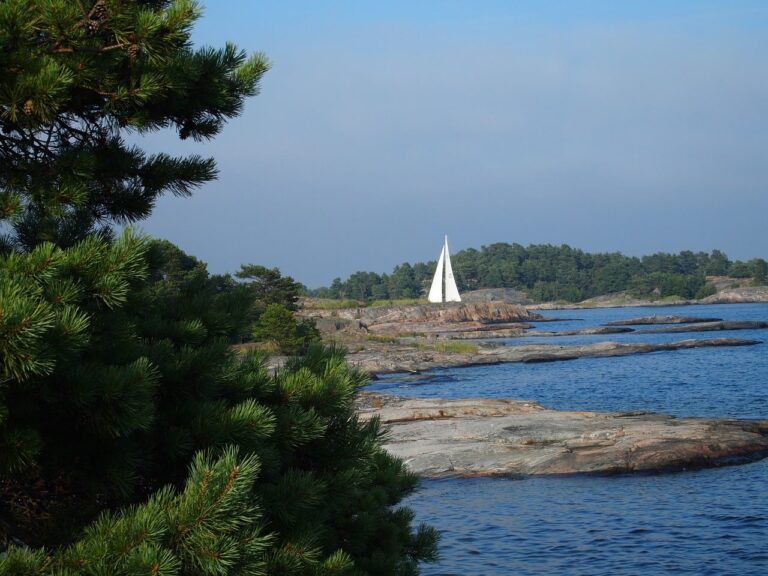 Segeln im Stockholmer Schärengarten: Paradies für Segelurlaub