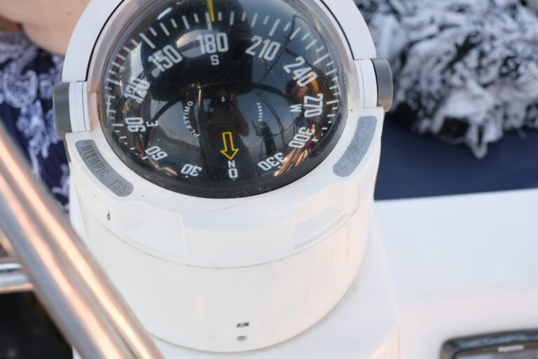 Navionics Boating App 2025: Ultimativer Guide für Installation, Routenplanung & Praxis‑Tipps